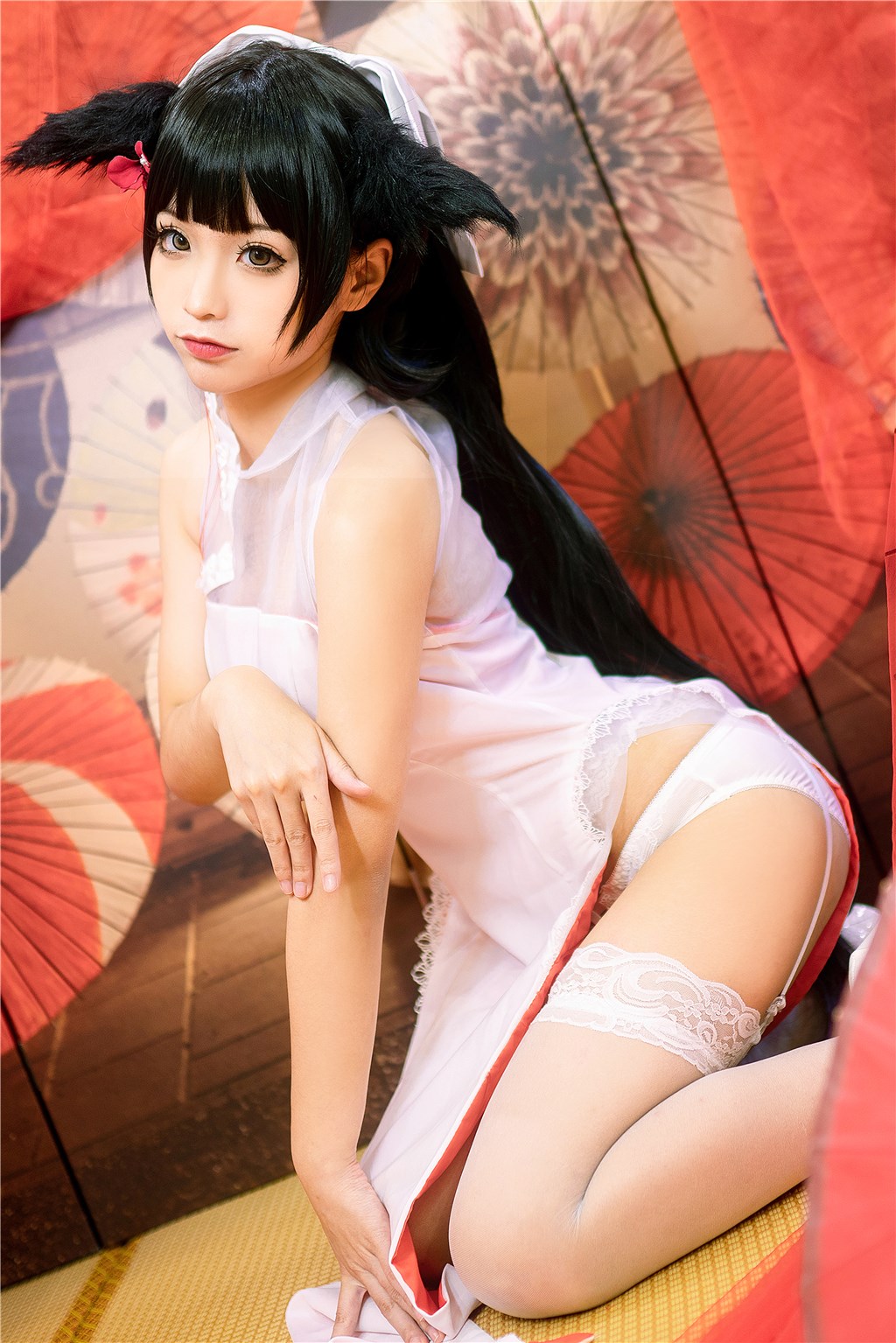 私享醉夜情诗集:知名影星在私人酒会中流露出的那段令人心跳加速的情诗低语